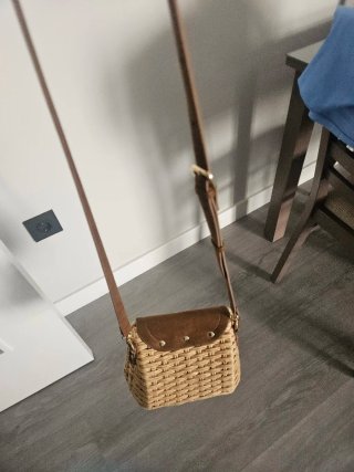 Bolso de mano tejido beige y marrón