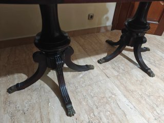 Mesa de salón madera maciza oscura