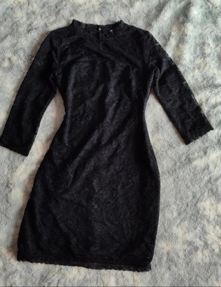 Vestido negro de encaje