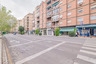 Local comercial en venta en Pajaritos - Plaza de Toros en Granada