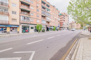Local comercial en venta en Pajaritos - Plaza de Toros en Granada
