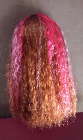 Muñeca LOL con bañador rosa y verde