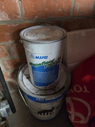 Resina para suelo MAPEI