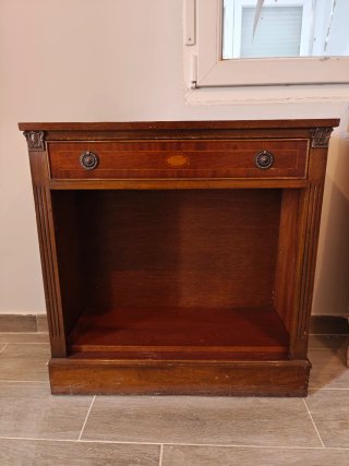 Mueble auxiliar de madera