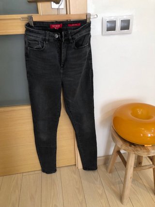 Pantalón vaquero mujer Guess negro