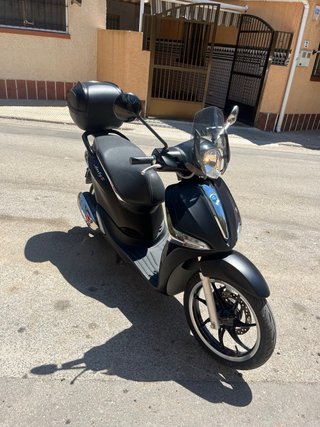Piaggio Liberty S2020 Negra 49cc