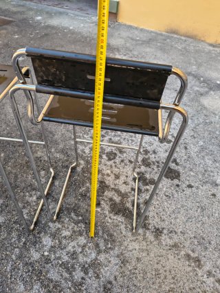 Sgabello alto design cromato e nero