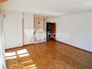 Piso en venta en Media Legua en Madrid