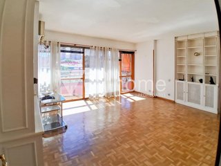 Piso en venta en Media Legua en Madrid