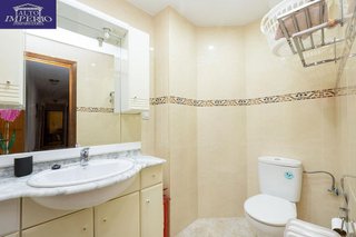 Piso en venta en Camino de Ronda - Rosaleda en Granada