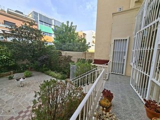 Chalet en alquiler en Centre en Badalona