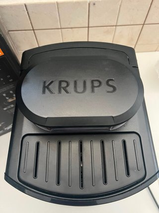 Cafetera Krups EA8100 Essential