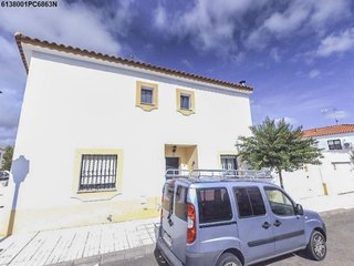 Casa adosada en venta en Olivenza