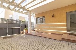 Casa adosada en venta en Zona Colegio Europa en Espartinas