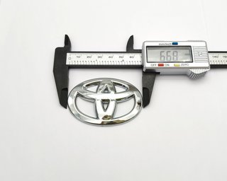EMBLEMA LOGO TOYOTA plata cromado 66x46mm