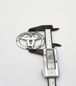 EMBLEMA LOGO TOYOTA plata cromado 66x46mm