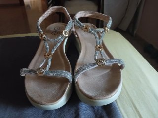 Sandalias ESE Beige y Doradas Talla 41