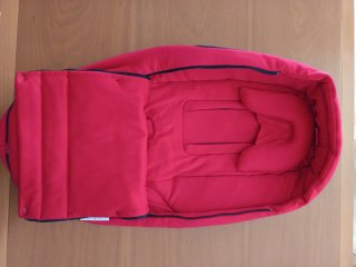 Saco Nido Bugaboo Bee rojo.