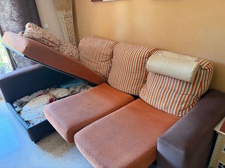 Sofá Chaise Longue tela marrón y naranja