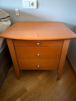 Conjunto mesita y cabecero madera
