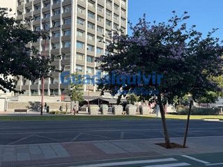 Piso en venta en La Buhaira en Sevilla