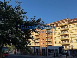 Piso en venta en La Buhaira en Sevilla