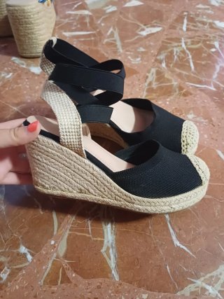 Sandalias de esparto negras y beige