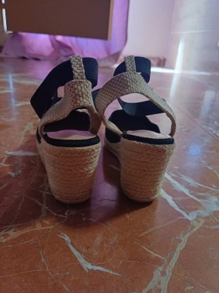 Sandalias de esparto negras y beige