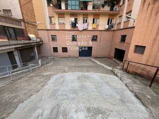 Local comercial en venta en Porta en Barcelona