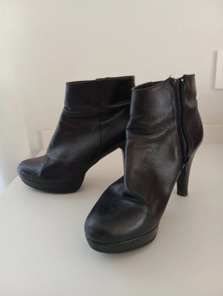 Botines tacón y plataforma de piel negros talla 39