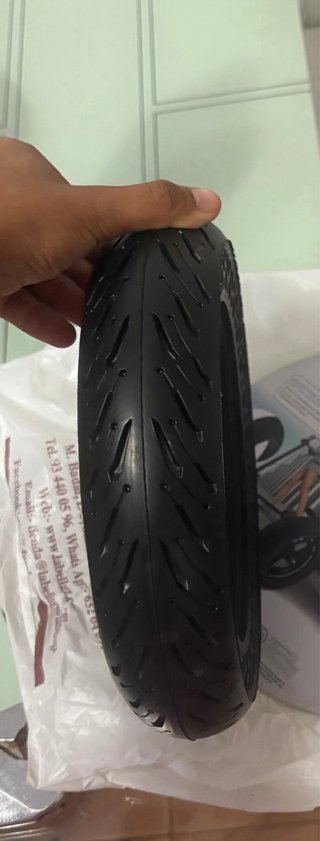 Rueda patinete eléctrico antipinchazos