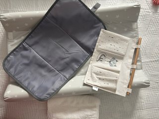 Cambiador bebé estrellas con funda.