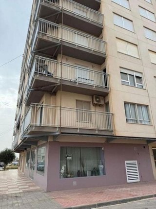 Local comercial en venta en Playa de los Locos en Torrevieja