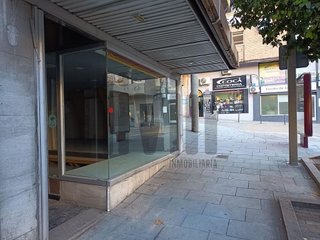 Local comercial en venta en Avda de Madrid - Pº de la Estación en Jaén