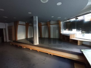 Local comercial en venta en Avda de Madrid - Pº de la Estación en Jaén