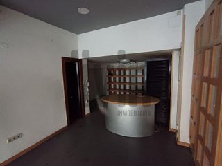 Local comercial en venta en Avda de Madrid - Pº de la Estación en Jaén