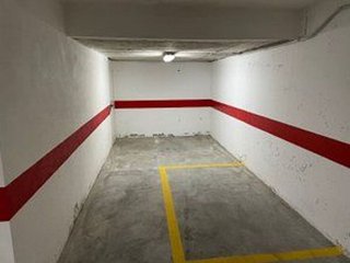 Garaje en venta en Los Remedios en Sevilla