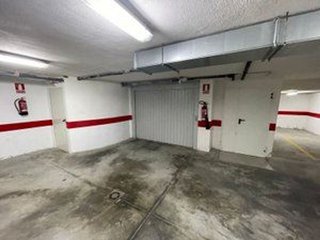 Garaje en venta en Los Remedios en Sevilla