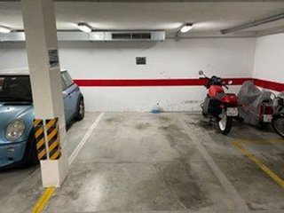 Garaje en venta en Los Remedios en Sevilla