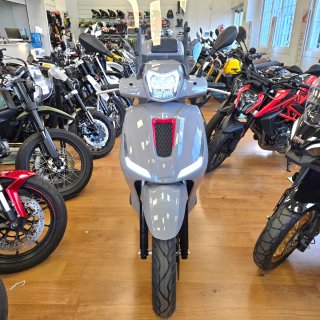 SWM C-FLY 125 Scooter Gris 2026