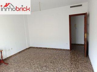 Piso en venta en Poleares en Lucena