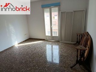 Piso en venta en Poleares en Lucena