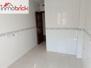 Piso en venta en Poleares en Lucena