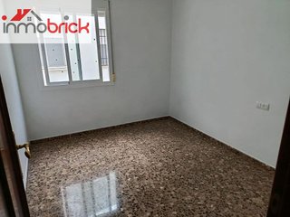 Piso en venta en Poleares en Lucena