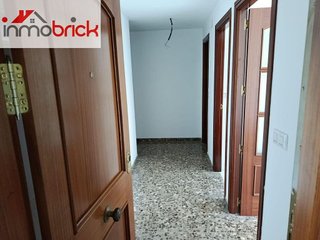 Piso en venta en Poleares en Lucena