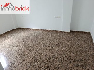 Piso en venta en Poleares en Lucena
