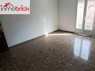 Piso en venta en Poleares en Lucena