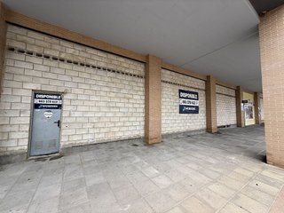 Local comercial en alquiler en Montequinto en Dos Hermanas
