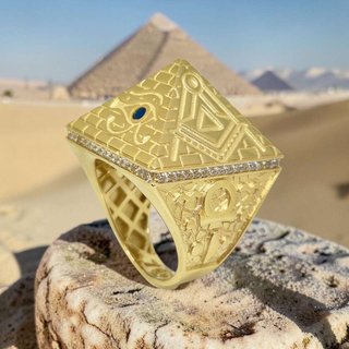 Anello Piramide in Oro 18k