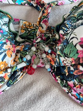 Bikini floral con volantes